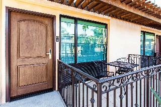 Hotel Comfort Inn & Suites