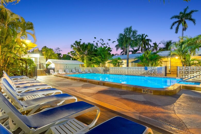 Hotel Fairways Resort