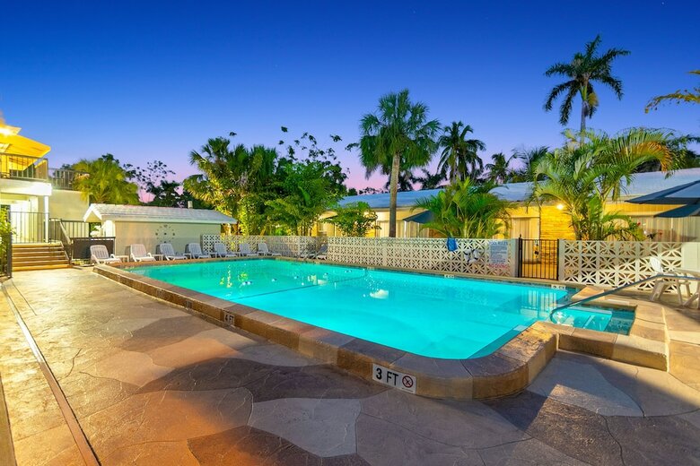 Hotel Fairways Resort