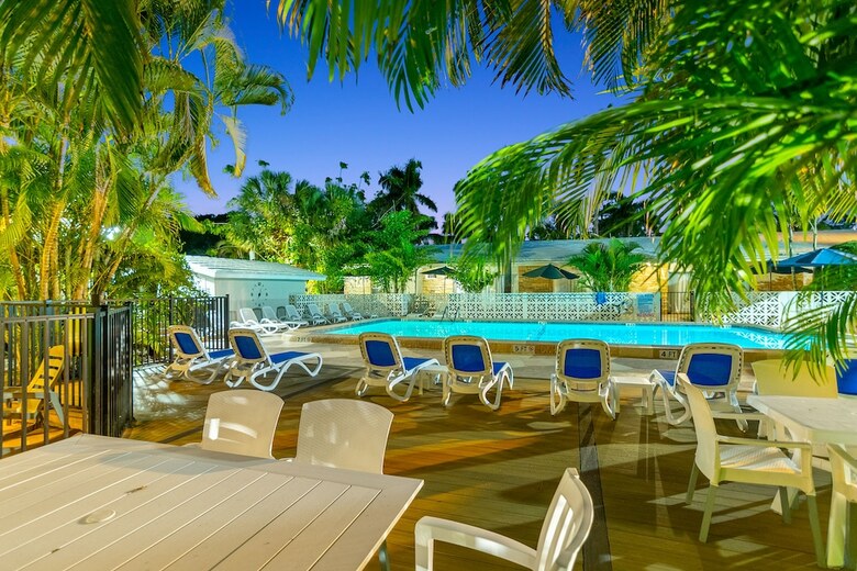 Hotel Fairways Resort