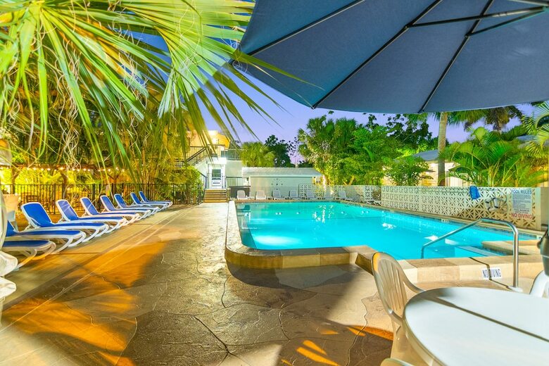 Hotel Fairways Resort