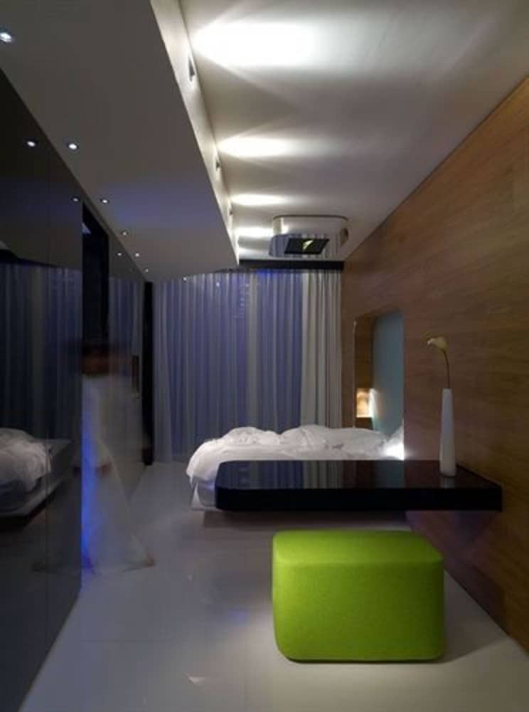 Hotel I-suite
