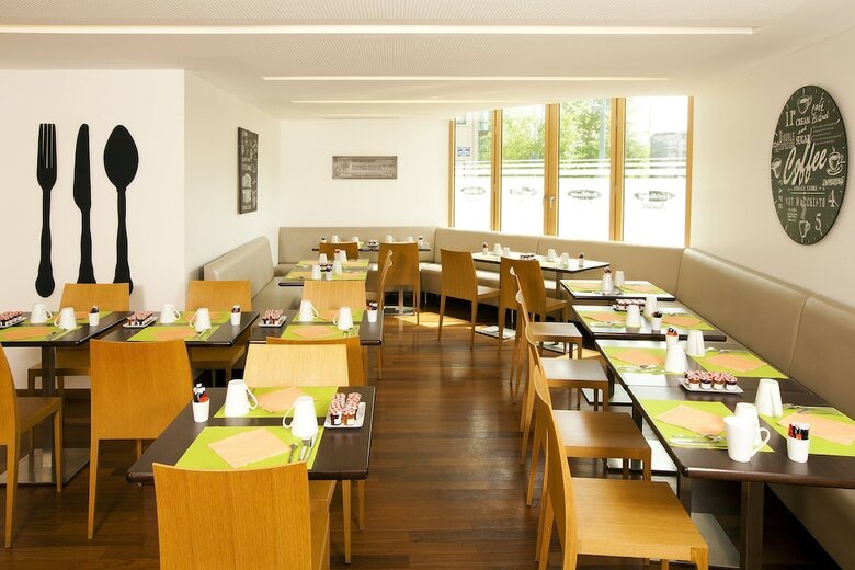 Hotel Residhome Paris Asnieres