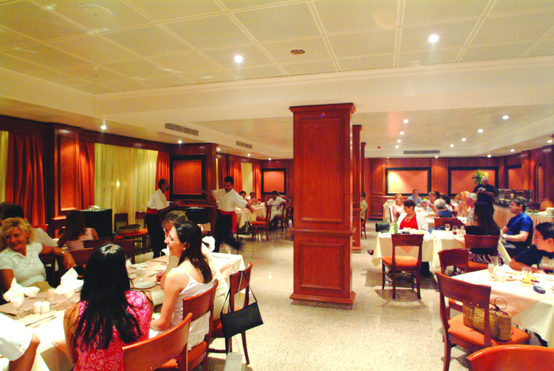 Kapetanios Hotel