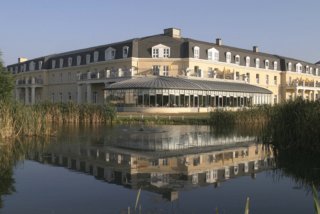 Dolce Chantilly Hotel