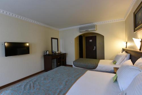 Asal Hotel