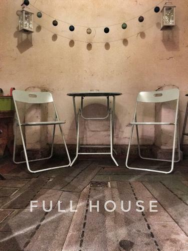 Bed & Breakfast Full House