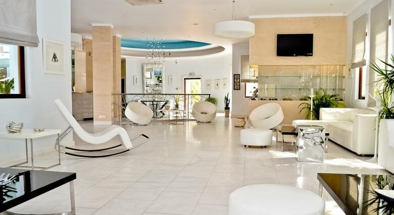 La Mer Deluxe Hotel & Spa