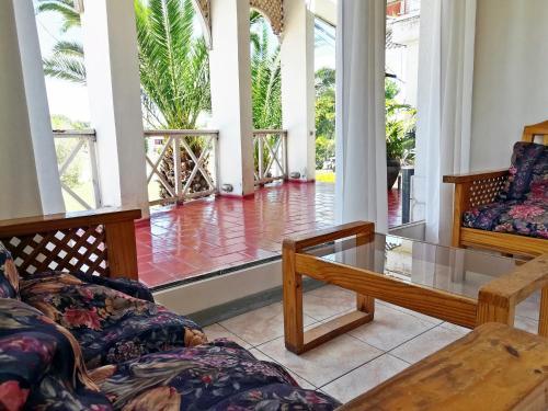 Hostal Del Lago Hotel