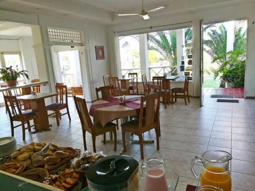 Hostal Del Lago Hotel