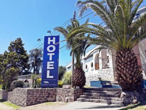 Hostal Del Lago Hotel