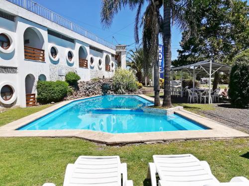 Hostal Del Lago Hotel