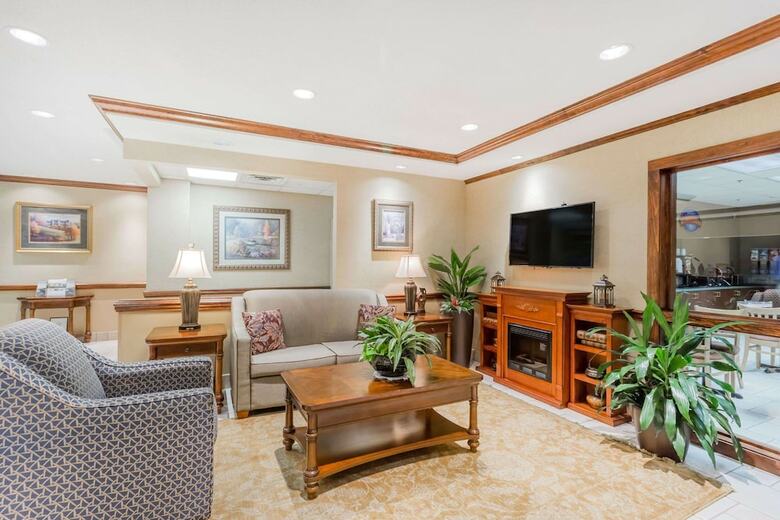 Hotel Baymont Inn And Suites Ashevil