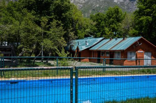 Albergue Hostal Y Caba�as Los �irres