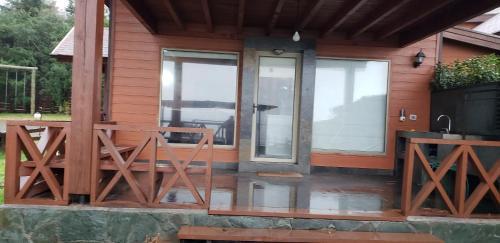 Casas Borde Lago