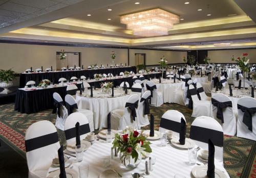 Hotel Crowne Plaza Indianapolis-airp