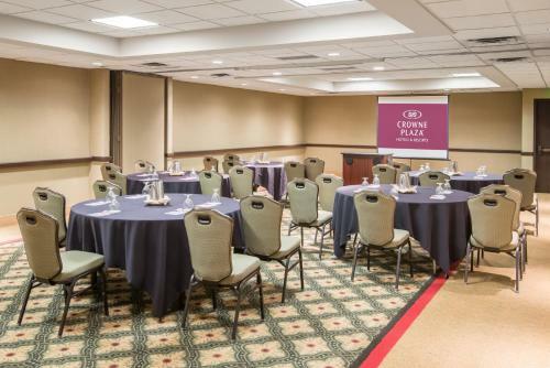 Hotel Crowne Plaza Indianapolis-airp