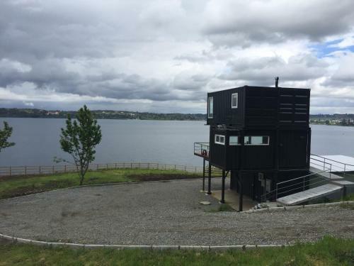 Casa Container Borde Lago