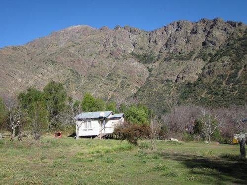 Posada Los Nogales De Roan Jas�