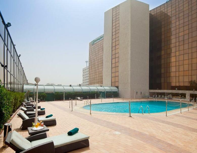 Hotel Holiday Inn Al Salam