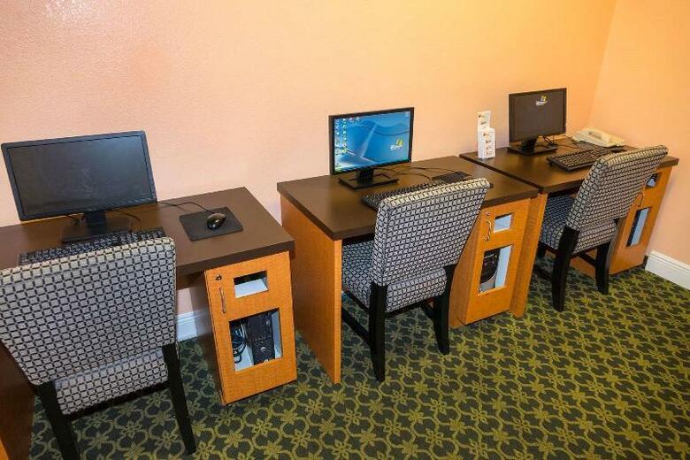Hotel Holiday Inn Al Salam