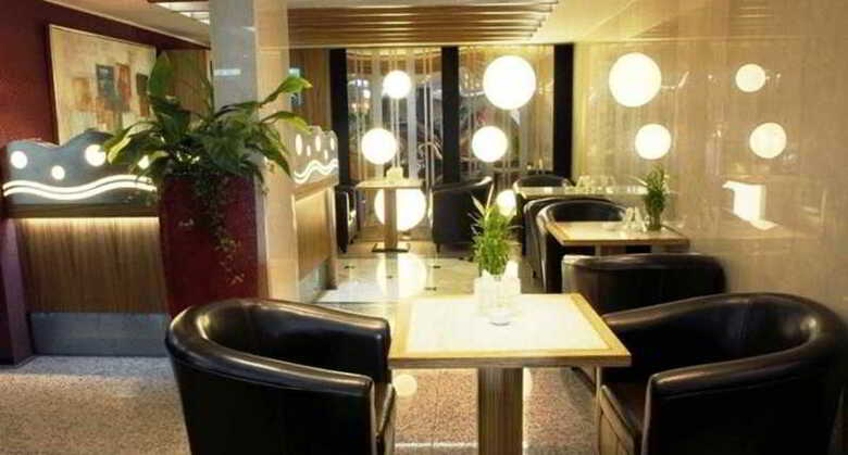 Hotel Al Bustan