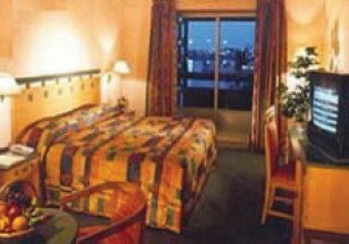Hotel Holiday International