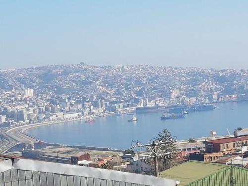 Hostal Hospedaje Larra�n