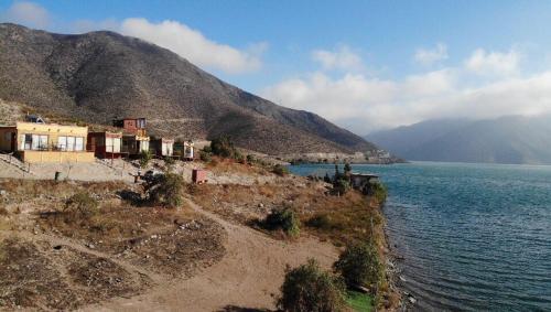 Apartamento Caba�as En Lago Puclaro / Windsurf