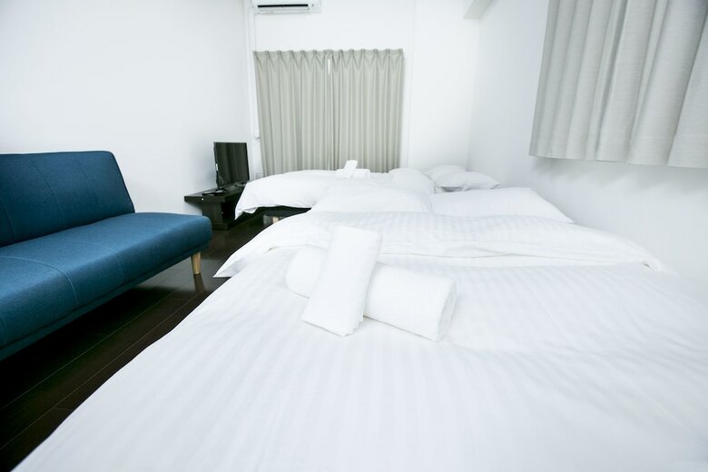 Apartamentos Hiroshima Crane Peace Tower
