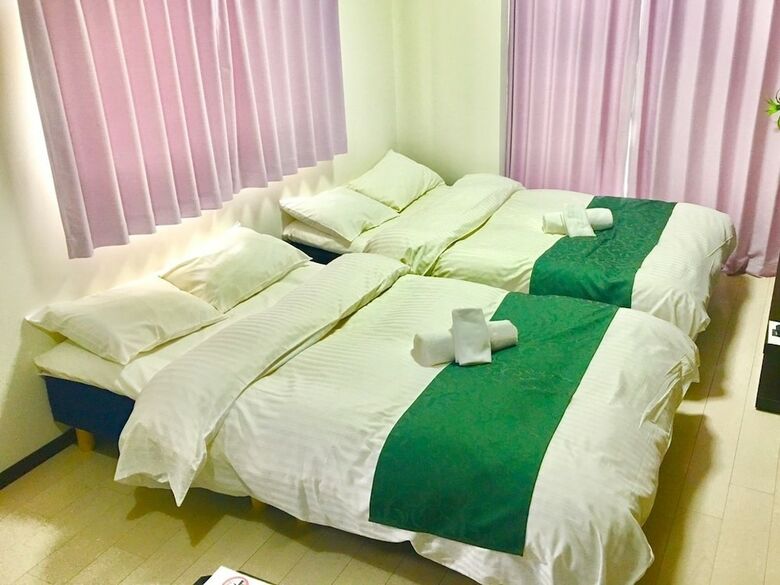 Apartamentos Hiroshima Crane Peace Tower