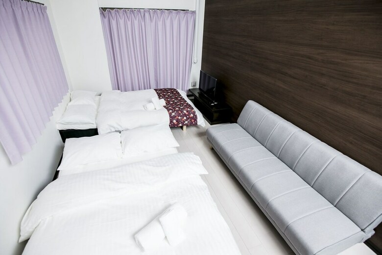 Apartamentos Hiroshima Crane Peace Tower