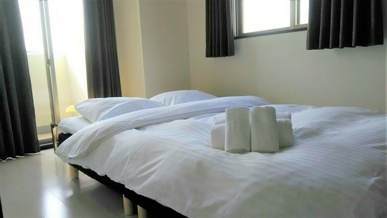 Apartamentos Hiroshima Crane Peace Tower