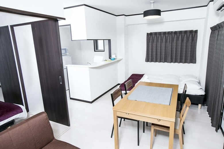 Apartamentos Hiroshima Crane Peace Tower