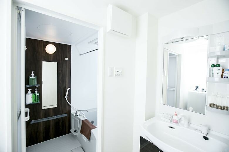 Apartamentos Hiroshima Crane Peace Tower