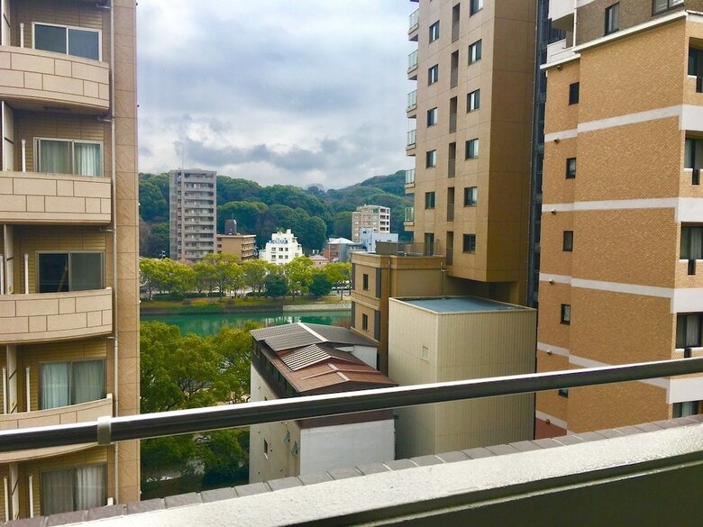 Apartamentos Hiroshima Crane Peace Tower