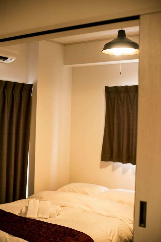 Apartamentos Hiroshima Crane Peace Tower