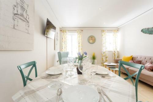 Apartamentos El Sabio Y El Juglar