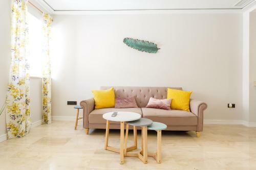 Apartamentos El Sabio Y El Juglar