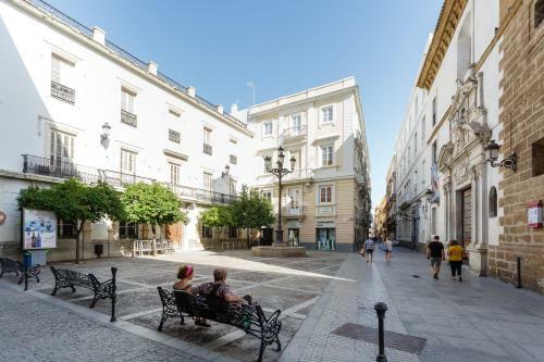 Apartamentos El Sabio Y El Juglar