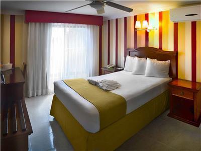 Hotel Plaza Colonial