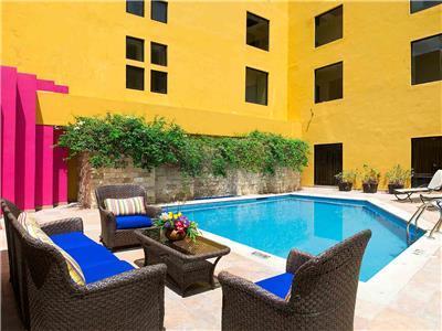 Hotel Plaza Colonial