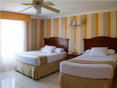 Hotel Plaza Colonial