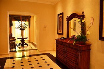 Hotel Plaza Colonial