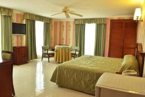 Hotel Plaza Colonial