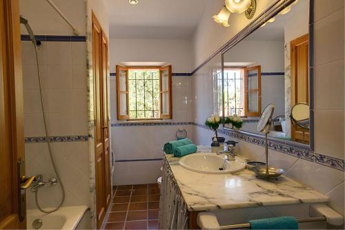 Cala Ferrera Villa Sleeps 4 Pool Wifi
