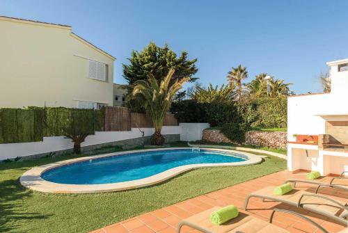 Cala Llonga Villa Sleeps 6 Air Con Wifi