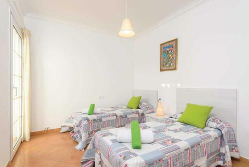 Cala Llonga Villa Sleeps 6 Air Con Wifi