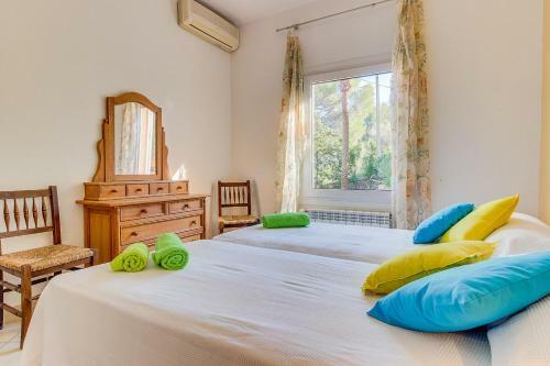 Villa With Pool And Air Conditioning