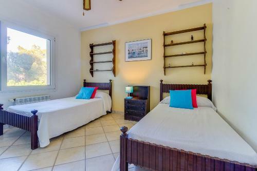 Villa With Pool And Air Conditioning